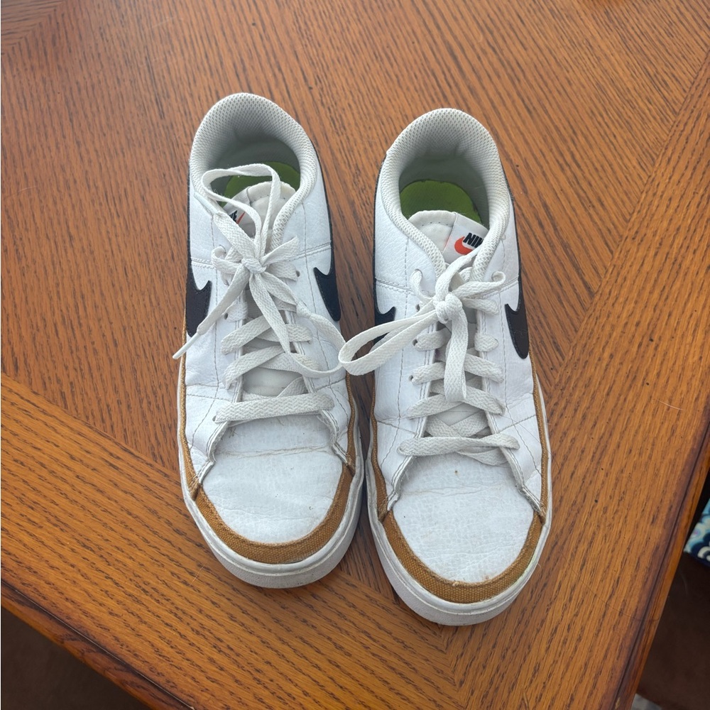 Women’s Nike Court Legacy White